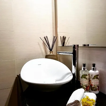 Casa Do Padreiro 4* 파레드스 드 코라