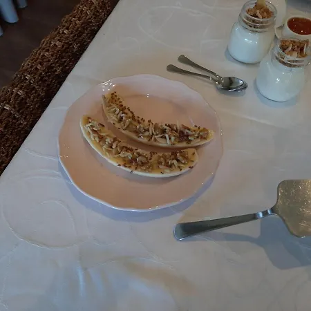 Casa Do Padreiro 4* 파레드스 드 코라
